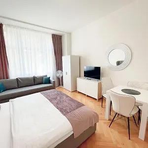 Ελέγξτε τη διαθεσιμότητα